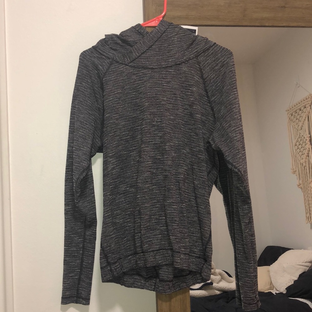 Women's Gray Long Sleeve Top